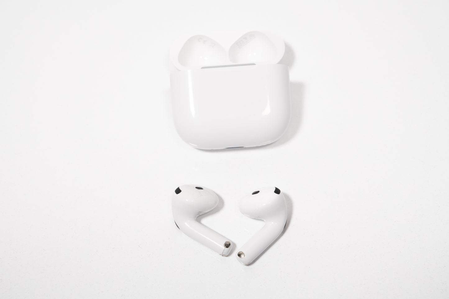 Apple AirPods 4