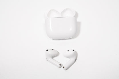 Apple AirPods 4